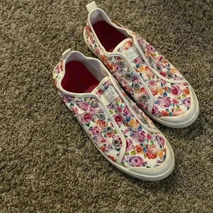 Blowfish floral slip on sneaker - kids size 5 - no laces- great condition